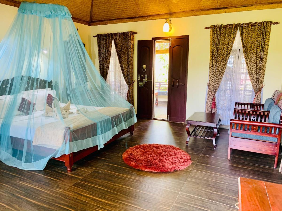 Maadathil Cottages วาร์คาลา ภายนอก รูปภาพ